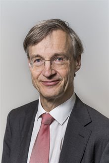 Dr. M.W.C. (Maarten) Feteris